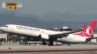 Avion golpea la cola en el suelo en el aeropuerto de Málaga BOEING 737900 [upl. by Carlotta704]