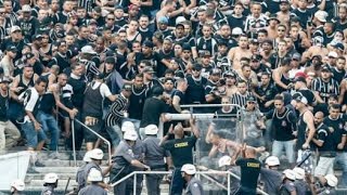 Torcida do Corinthians entra em confronto com a PM [upl. by Esyned]