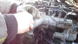 How to remove EGR valve Kia Sorento 25 Crdi 125 kw D4CB [upl. by Cirtap]