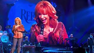 Reba and Vince Gill  The Heart Won’t Lie  Live [upl. by Annet]