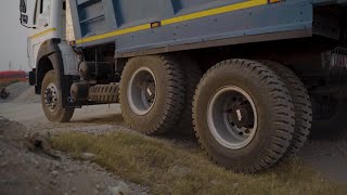 Tata Signa 2825 Tipper Review  BS6 10 Wheel Tata Tipper Hyva [upl. by Byers]