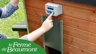 Le Portier automatique ChickenGuard pour votre poulailler  Ferme de Beaumont [upl. by Afesoj891]