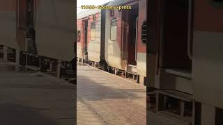 11055 गोदान एक्सप्रेस। Godan Express। mumbai to gorakhpur train। mumbai gorakhpur train [upl. by Lynnelle]