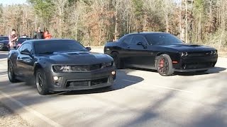 Hellcat vs Camaro ZL1  Dig Racing [upl. by Clinton]