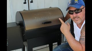 smoking ribs on my traeger junior elite 20 [upl. by Walli750]