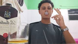 Whisky ballantines  degustando um bom whisky e fumando um belo cigarro   ao som de blues [upl. by Krilov]