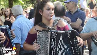 Tocadora mostra como se Toca Concertina em Arcos de Valdevez [upl. by Ravert]