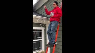 3 tips How to install Christmas Lights to a gutter that has gutter Guard and what clips to use [upl. by Neenaej]