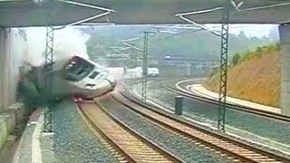 Así fue el momento del accidente de tren en Galicia I BBC Mundo [upl. by Harli]