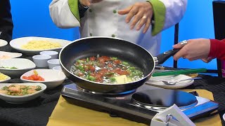 Olive Garden demonstrates how to make shrimp scampi [upl. by Cire18]