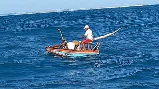 Guerreiros Do Mar PEQUENA JANGADA EM ALTO MAR 23 KM DA COSTA  VOLTAMOS COM MUITO PEIXE [upl. by Ahsenot876]