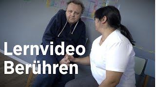 Lernvideo Berührung und Begegnung bei Menschen mit Demenz [upl. by Maxwell]