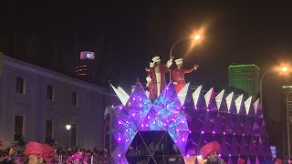 Cabalgata de los Reyes Magos en Madrid 2017 [upl. by Pease]