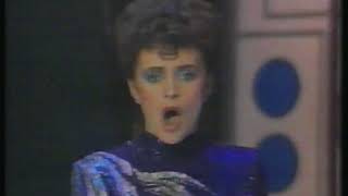 Sheena Easton For Your Eyes Only Live At The 1982 Oscars [upl. by Anwahsal]