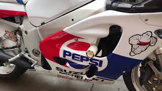 Suzuki gsxr 750 srad Pepsi special [upl. by Yrag]