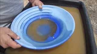 Gold panning demonstration for beginners [upl. by Donielle]