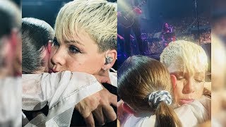 Pink Stops Concert To Hug Grieving Teen After Reading Sign That Mom Died [upl. by Clover]