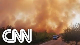 Mundo está à beira da catástrofe climática alerta líder da ONU  LIVE CNN [upl. by Kcirde]