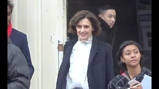 Inès de La Fressange and other Guests  Chanel show Paris Fashion Week 23 january 2018  janvier [upl. by Bing]