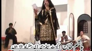 Nazia Iqbal New Bannu song  ka ghanam rang da [upl. by Anelyak]