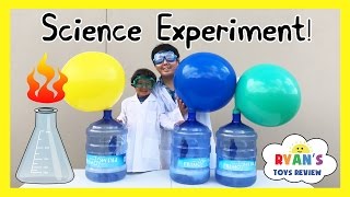 BLOWING UP GIANT BALLOON Baking Soda and Vinegar Experiment for kids [upl. by Assili]