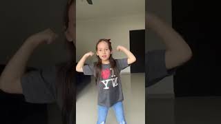 A ella le gusta mucho la musica hija viral baile [upl. by Hercule]