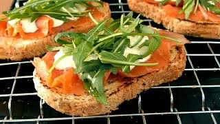 Tostas de Salmón Ahumado Recetas con Salmón [upl. by Geller]