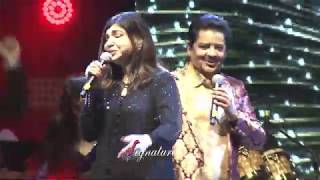 Chand Chhupa Badal Mein  Udit Narayan amp Alka Yagnik Live Performance Dubai [upl. by Mandle]