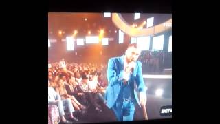 Jidenna  Classic Man live [upl. by Viquelia]