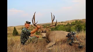 Badlands  Archery Mule Deer Hunt on Public Land 2017 [upl. by Dehnel]