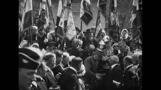 ARCHIVES  remise du bâton de maréchal au Maréchal Foch de la part des Chevaliers de Colomb 1920 [upl. by Ramburt236]