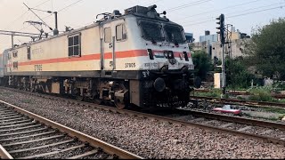 12310 – Rajendra Nagar Terminal Tejas Rajdhani Express Toward Kanpur [upl. by Aihsekel]