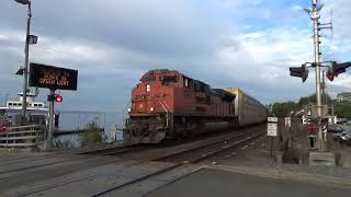 Southbound BNSF Autorack Train BLAST THROUGH the Steilacoom Ferry Terminal Railroad Crossing [upl. by Sibell]