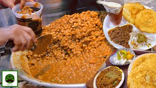 Paharganj ke Mashoor Chole Bhature Sita Ram vs Radheshyam  Delhi Street Food  Veggie Paaji [upl. by Faludi]