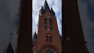 Uhrschlag der Ev Kirche in WiesbadenDelkenheim [upl. by Annyrb]