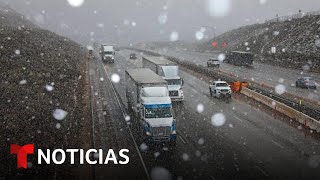 Las noticias de la mañana lunes 27 de febrero de 2023  Noticias Telemundo [upl. by Adnahsam]