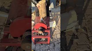 splitting wood with a harbor freight kinetic wood splitter [upl. by Koran]