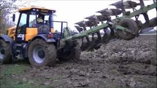 Heavy ploughing with a JCB fastrac [upl. by Oinotnaocram]