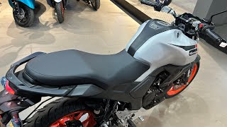 All New 2024 Yamaha FZS Version 40 Detailed Review  On Road price New Changes Features Colour [upl. by Etneciv]