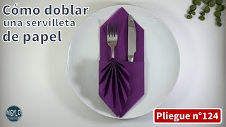 Cómo doblar una servilleta de papel para cubiertos con un pliegue lateral en forma de hoja [upl. by Roon833]