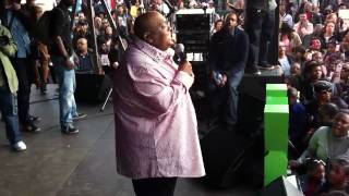 Brian B Brian Bijlhout  Mama  Live  Huldiging [upl. by Nnylaehs]