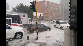 Fotos y videos de inusual granizada en Bogotá  Noticias Caracol [upl. by Landa]