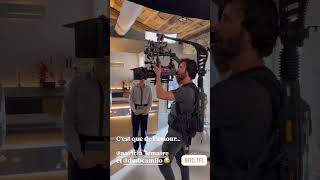 Sa bosse dur 😂  icitoutcommence tf1 humour acteur series backstage [upl. by Hamian]