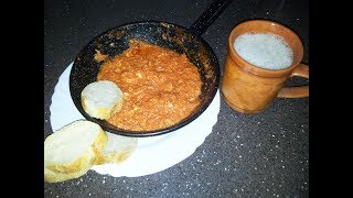 revuelto de huevo con tomate [upl. by Parhe269]