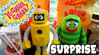 YO GABBA GABBA Surprise Toys in Wendys Kids Meal Surprise Toy a Yo Gabba Gabba Parody [upl. by Anialeh516]