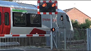 Lingwood Station Level Crossing [upl. by Attenej]