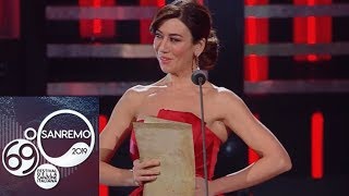 Sanremo 2019  Virginia Raffaele in quotHabaneraquot [upl. by Netloc]