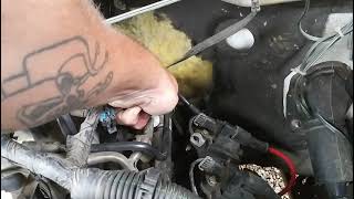 Swapping fuel injectors on 5360 Chevrolet [upl. by Merth]