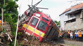 KRL ANJLOK DI BOGOR  PERJALANAN TERAKHIR KRL Tokyu 8512 ex Kereta KRL Anjlok di Bogor [upl. by Ellenrad392]