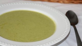 Crème de Brocoli  Cream of Broccoli  شوربة البروكلي و البطاطس [upl. by Nayd313]